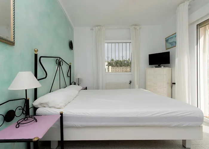 Pinada Villa *