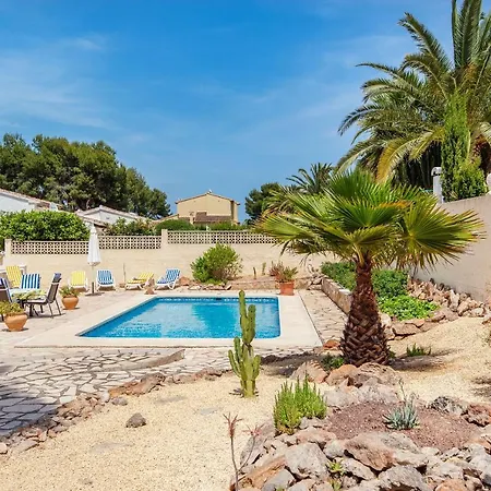 Pinada Villa *